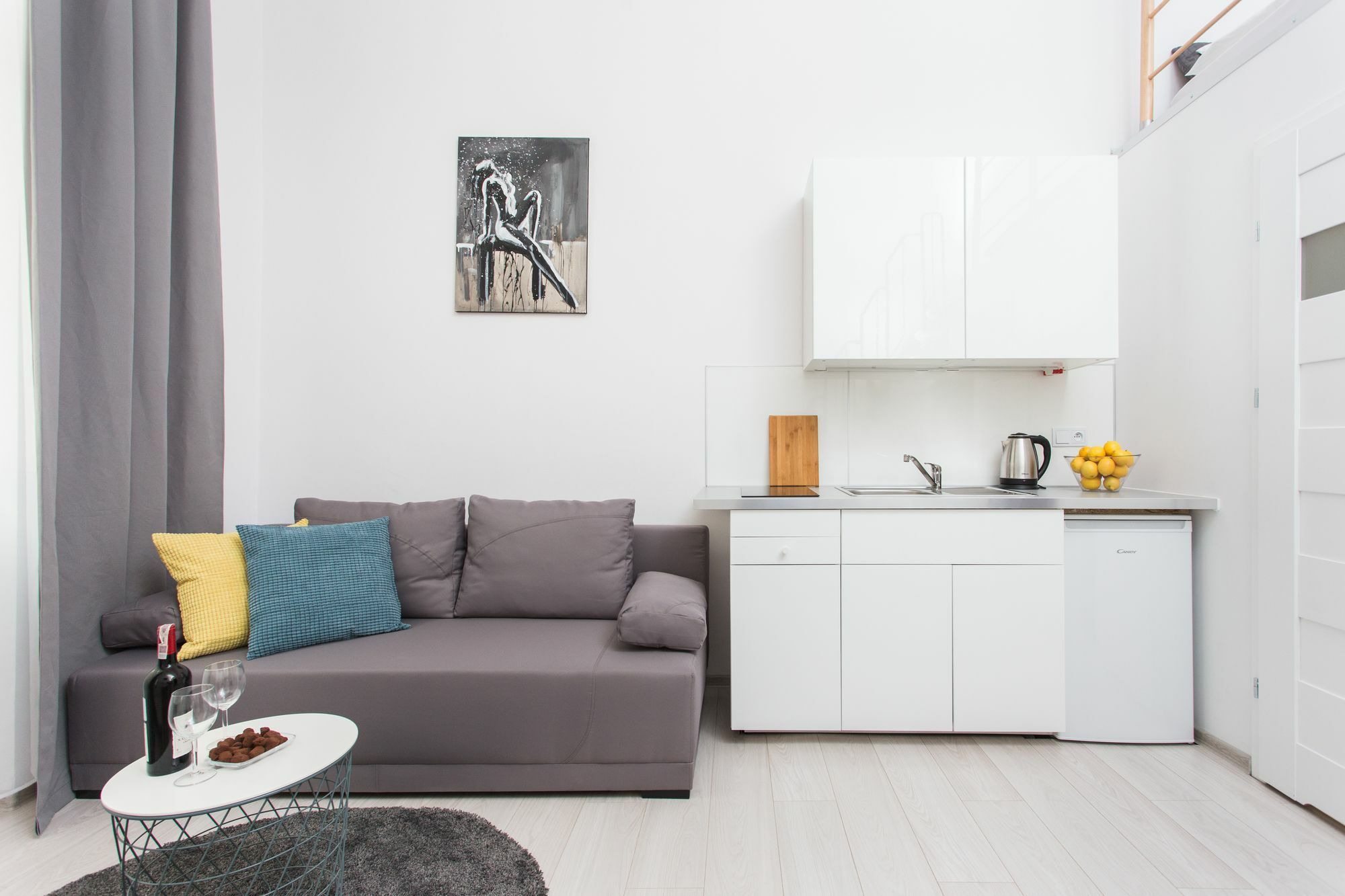 - Old Town Apartament *